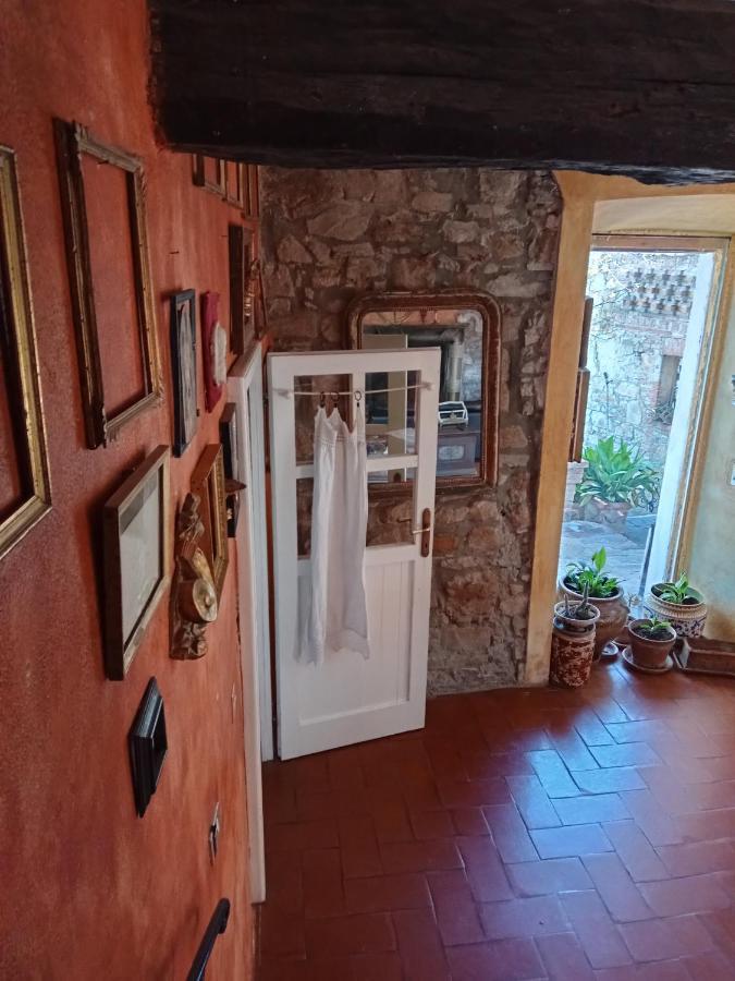 Morelli House Guest House Montalbo ภายนอก รูปภาพ