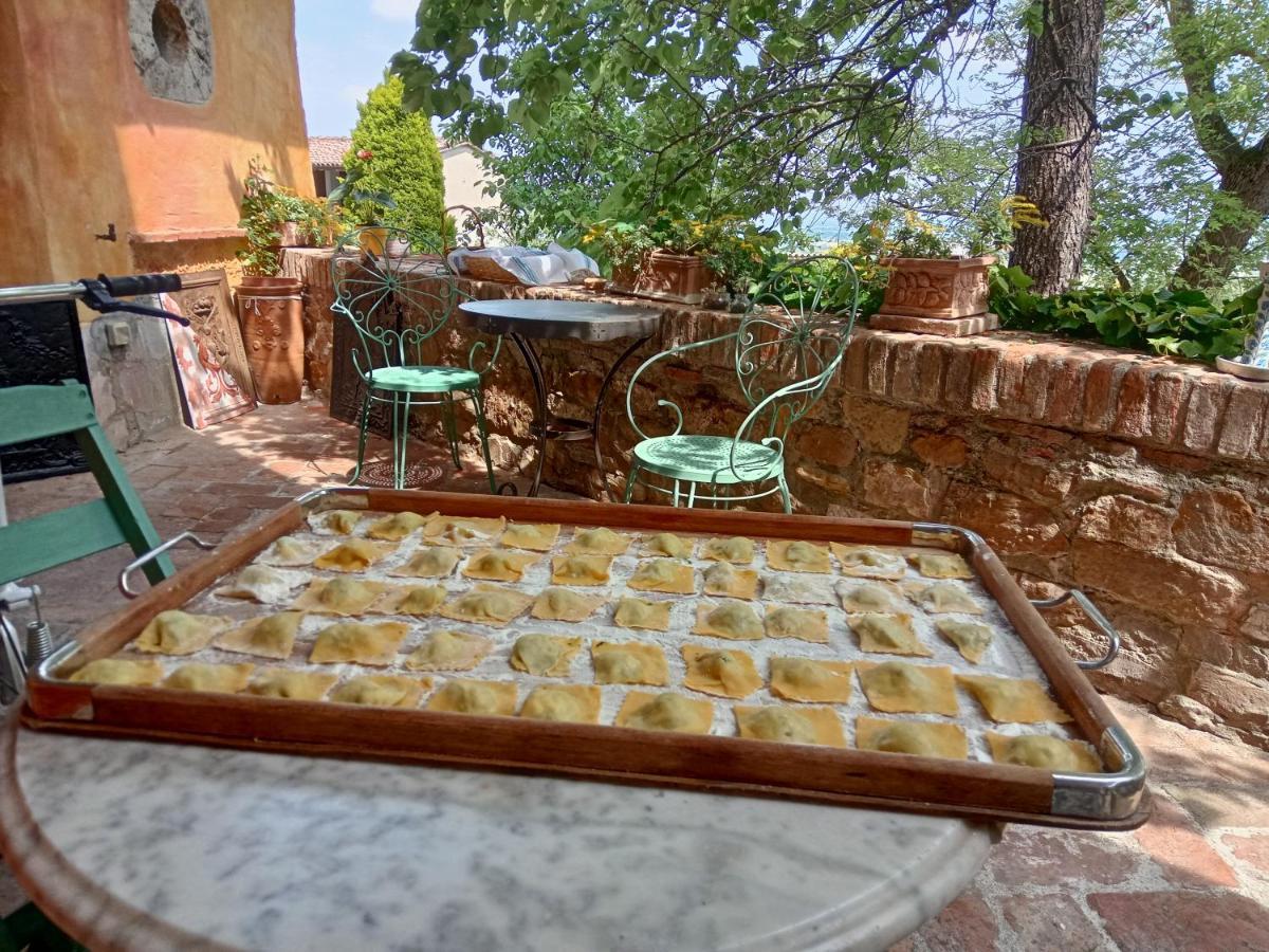 Morelli House Guest House Montalbo ภายนอก รูปภาพ